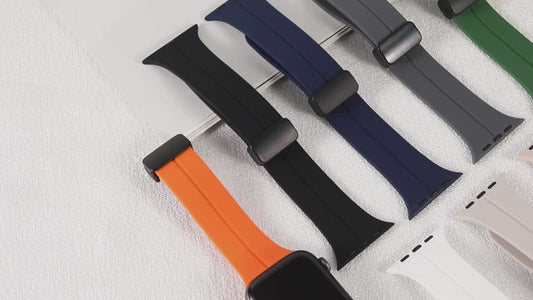 44/45MM SOFT SILICONE MAGNETIC WATCH STRAPS